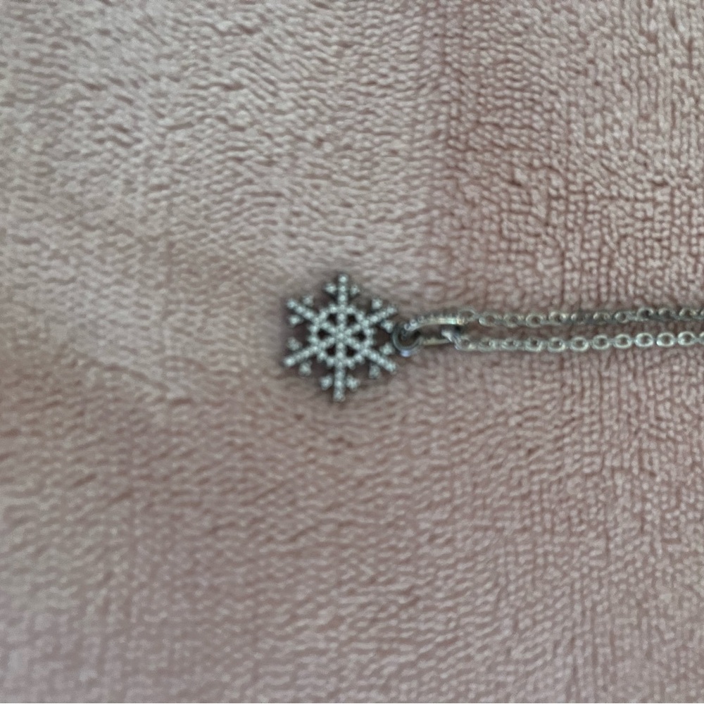 Necklace, snowflake pendant on sterling silver chain
